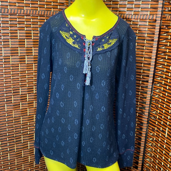Vintage America Tops - Vintage American Blue size XL dark and light blue with lace collar red accent
